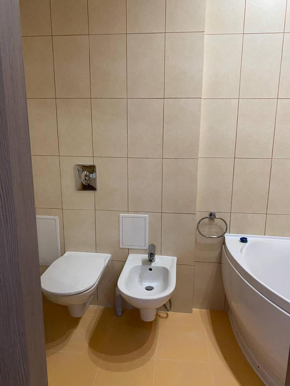 Apartpoltava Двокімнатні Апартаменти З Джакузі Біля Листопаду מראה חיצוני תמונה