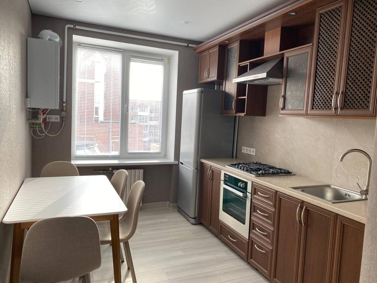 Apartpoltava Двокімнатні Апартаменти З Джакузі Біля Листопаду מראה חיצוני תמונה